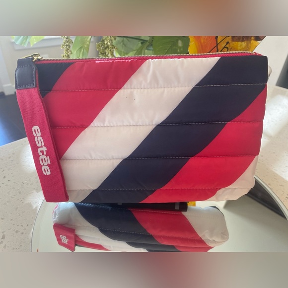 🍀New Estee Lauder Pink White Blue Quilted Cosmetic Bag with goodies - Picture 2 of 11
